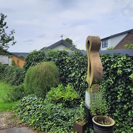 Stort Hus I Rolige Omgivelser Fredericia