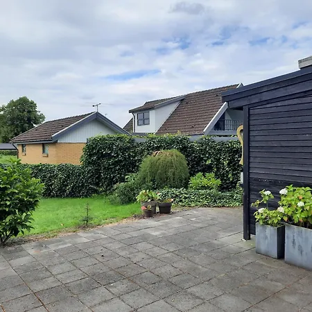 Stort Hus I Rolige Omgivelser * Fredericia