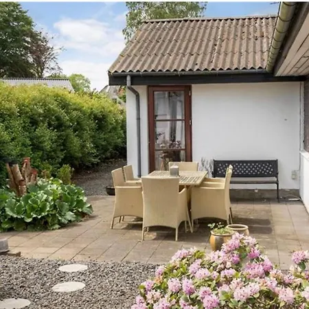 Villa Stort Hus I Rolige Omgivelser Fredericia